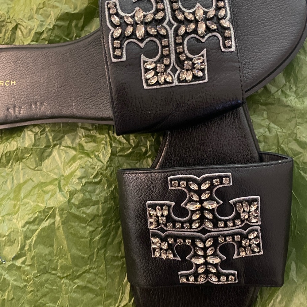 Tory Burch NWOB SIZE 9M Everly Embellished Slide Sandals Black Tumbled Leather - Picture 9 of 11